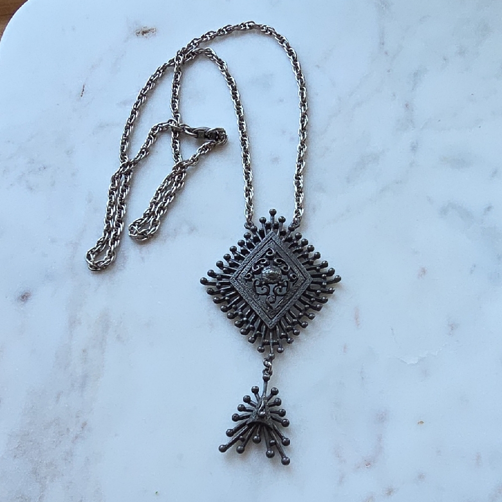 Vintage Hollycraft brutalist pendant necklace.